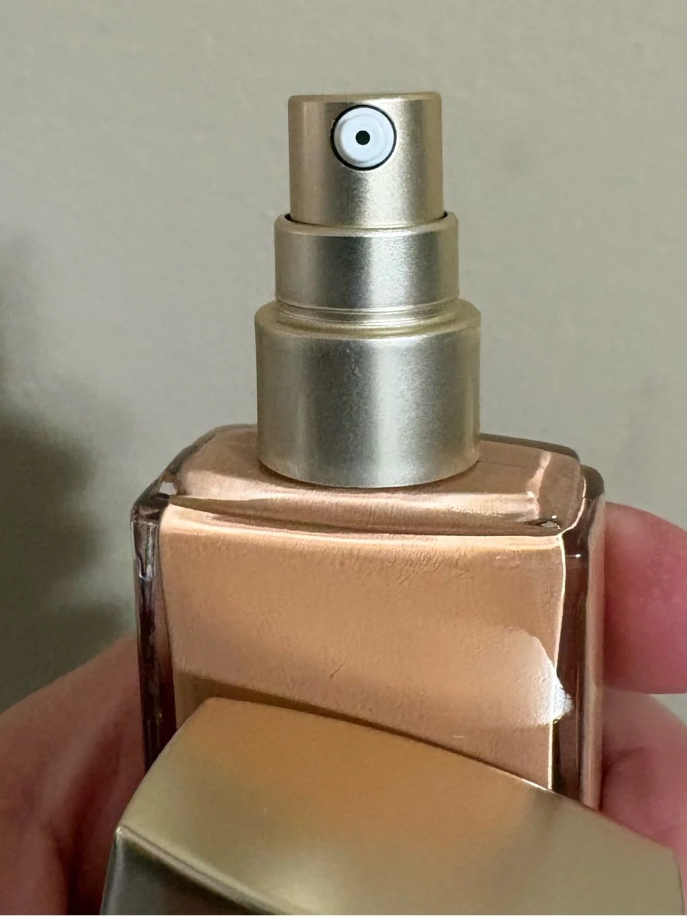 Laura Mercier Flawless Lumière Radiance-Perfecting Foundation - 2N2 • LINEN New.